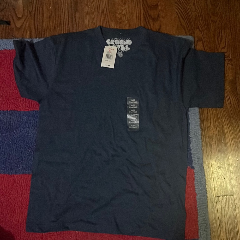 Ground level dark blue tshirt boy’s XL NWT